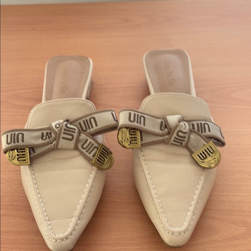 UIN Beige Women's Mules with Bow Accent